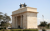 Monument signifiant l'indpendance  Accra, Ghana